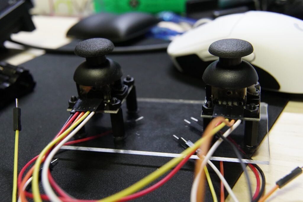 Arduino用にジョイスティックでコントローラを作ったはなし 技プログ (C33)PS4 コントローラー アナログスティック基盤 2個