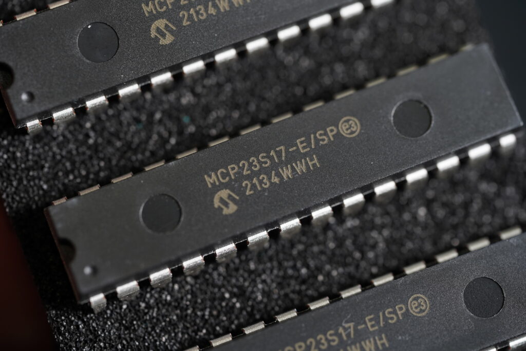 MCP23S17