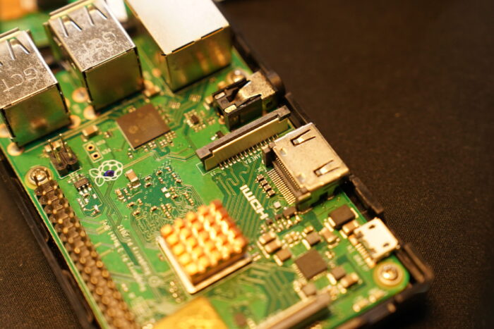 camera-connector-closing