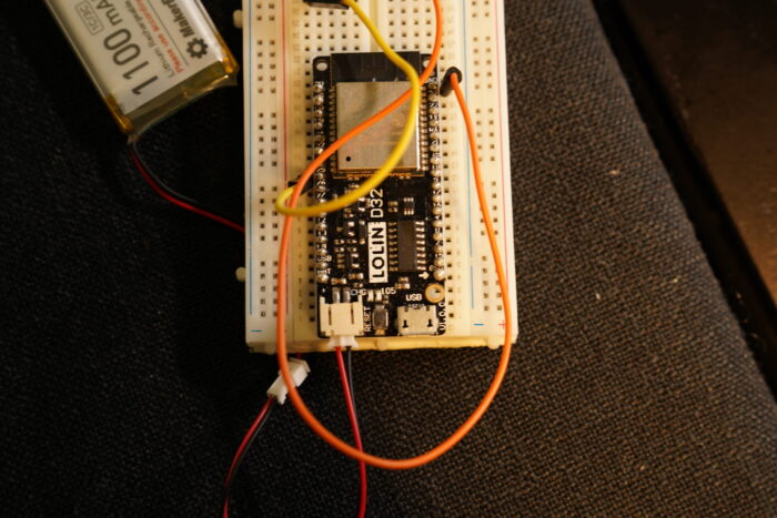 ESP32-lolinD32-connected-battery