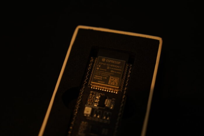 ESP32-S3-DevKitC-1-N8R2