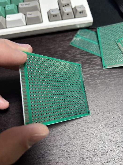 Printed-circuit-board-with-copper-foil-penetrating-both-sides-side-view